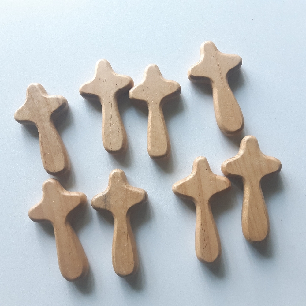 FREE w Purchase/FWP 8 x 4" Christian Comfort/Holding Wooden Palm Crosses